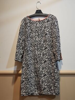 Women's Black and White Leopard Print 3/4 Sleeve Shift Dress